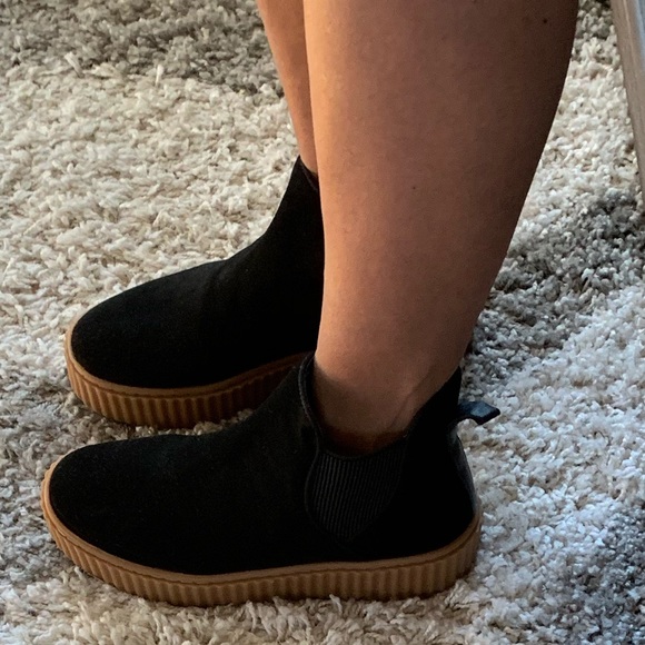 Shoes - J Slides boots spring boots